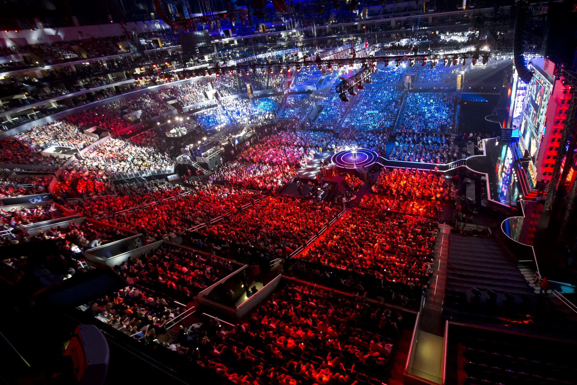 金垦小镇》Steam秋季特卖迎史低价格！田园生活模拟经营游戏限时半价